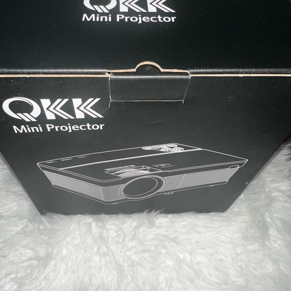 Mini Projector - Black - Picture 2 of 2